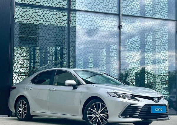Toyota Camry cena 169900 przebieg: 6600, rok produkcji 2023 z Sulejówek małe 497